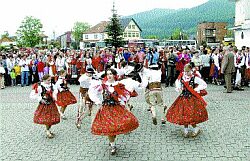 Na łąckiej scenie królował góralski folklor. Fot. Stanisław ŚMIRCIAK